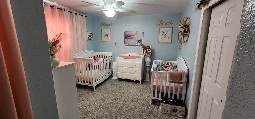 Building Photo - 2203 Meadowlark Ln