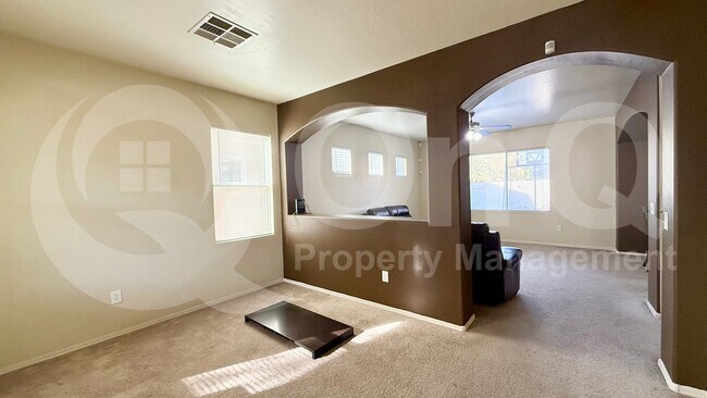 Building Photo - 4170 E Sheffield Ave