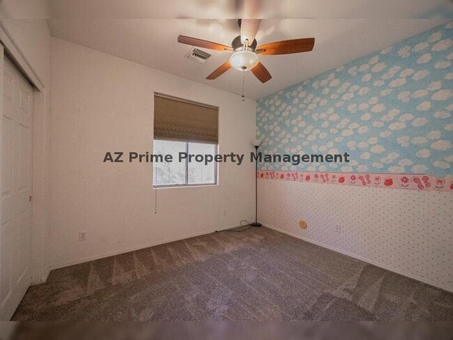 Building Photo - 2419 W Darrow St