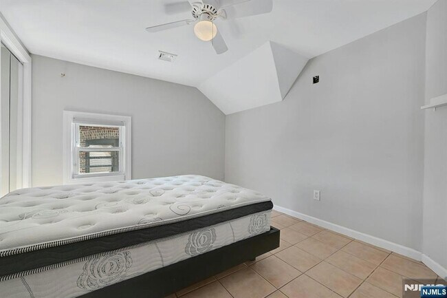 Building Photo - 30 Columbia Terrace