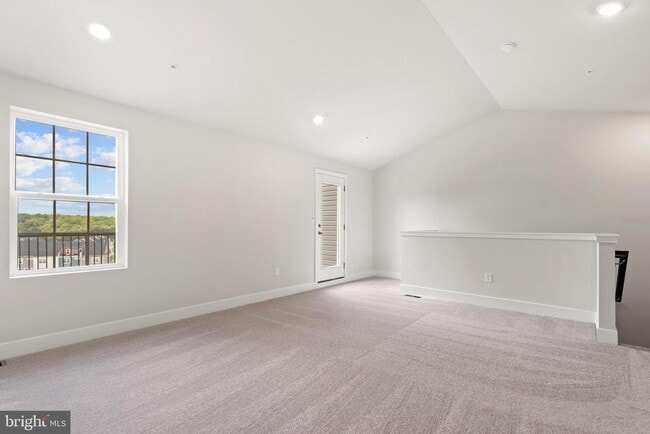 Building Photo - 7736 Meander Ct S