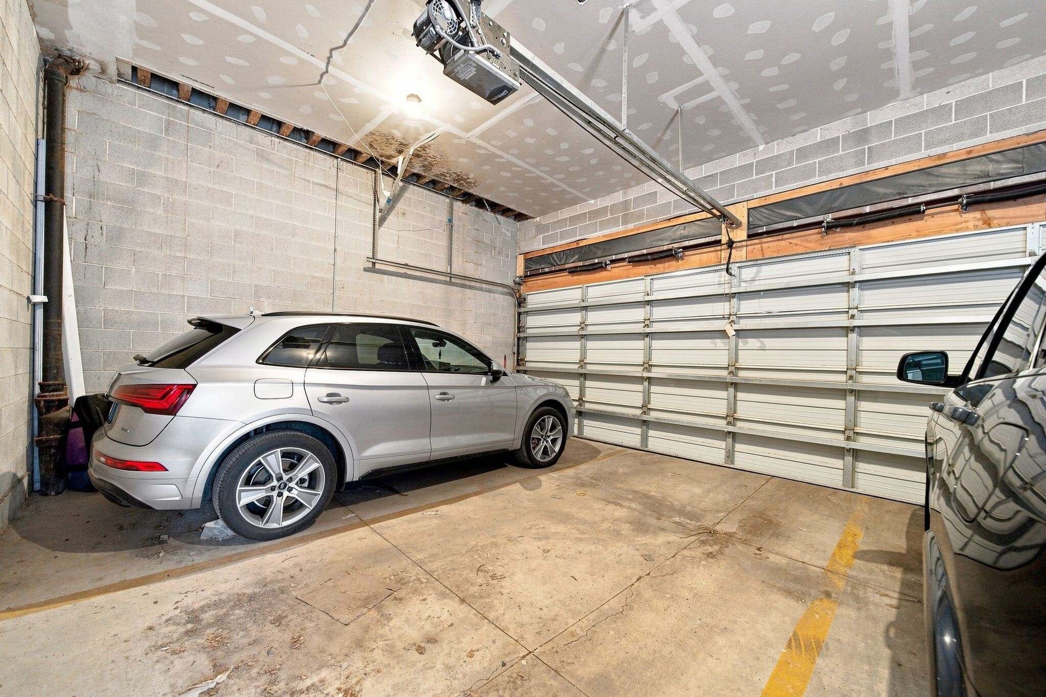 1 garage parking included - 815 N Ashland Ave