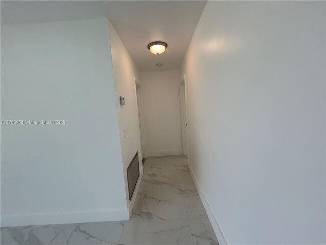 Building Photo - 11751 SW 52nd Ct