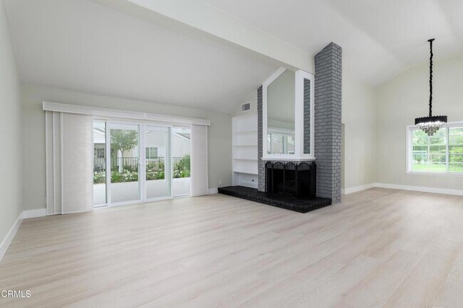 Building Photo - 1125 Stoneybrook Ln