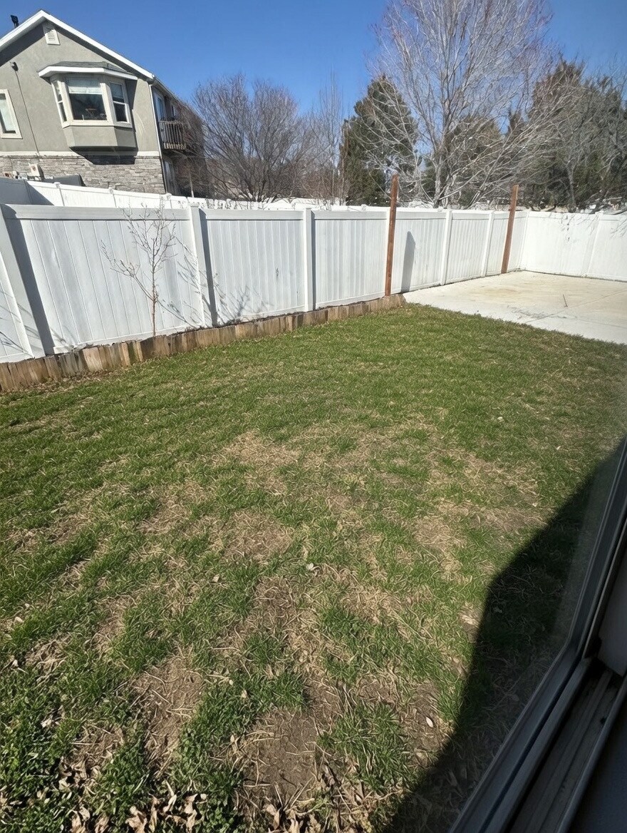 Building Photo - 10658 S Poplar Grv Dr