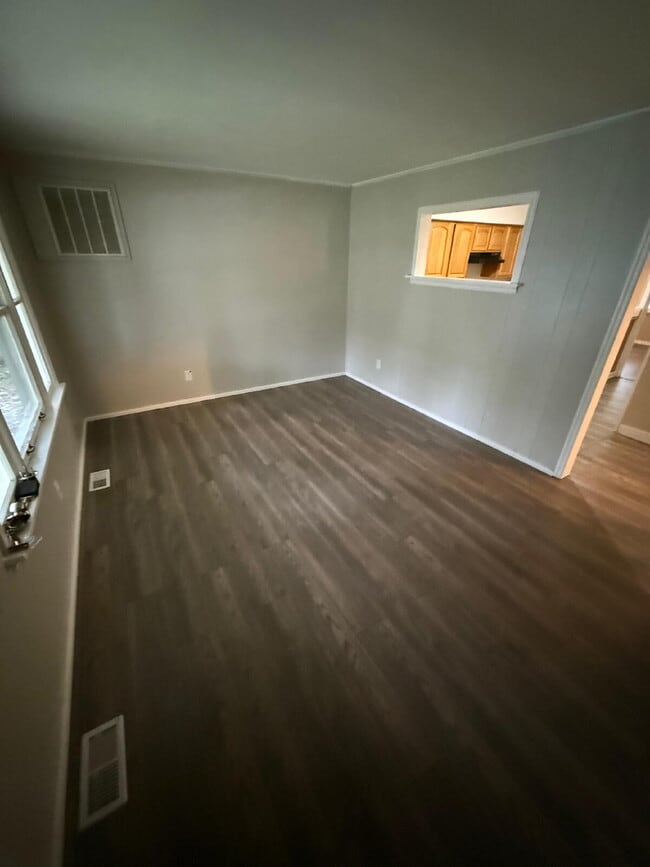 Building Photo - Cozy 3-Bedroom Home for Rent in Sauget, IL