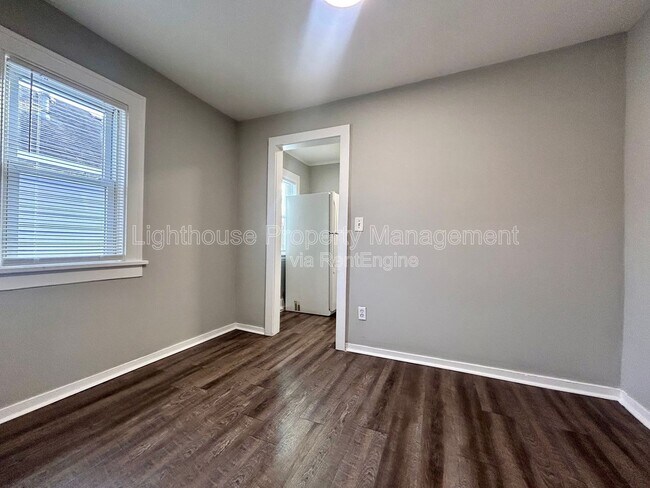 Building Photo - 1000 Cass Ave SE