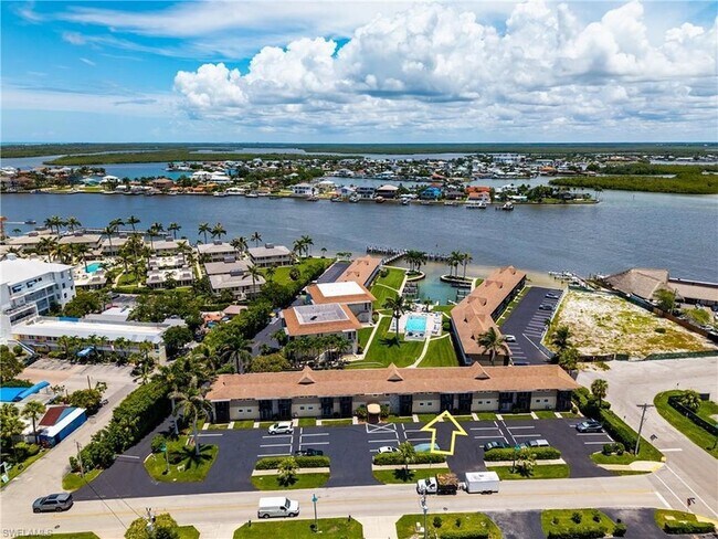 Building Photo - 850 Palm St