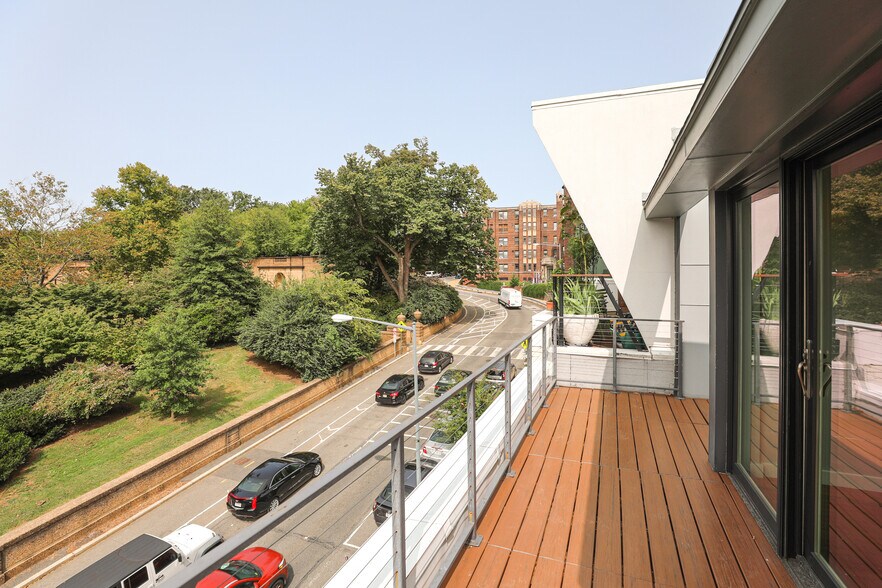Building Photo - 2315 15th St NW