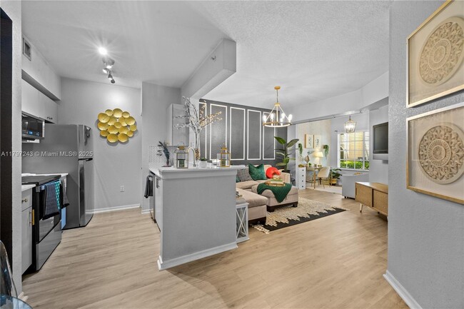 Building Photo - 2544 Centergate Dr