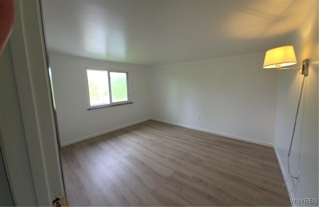 Building Photo - 50 Strasbourg Dr