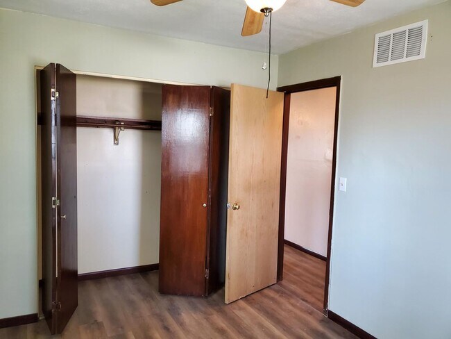 Building Photo - 1616 Santa Fe S