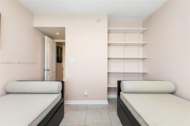 Building Photo - 5600 Collins Ave