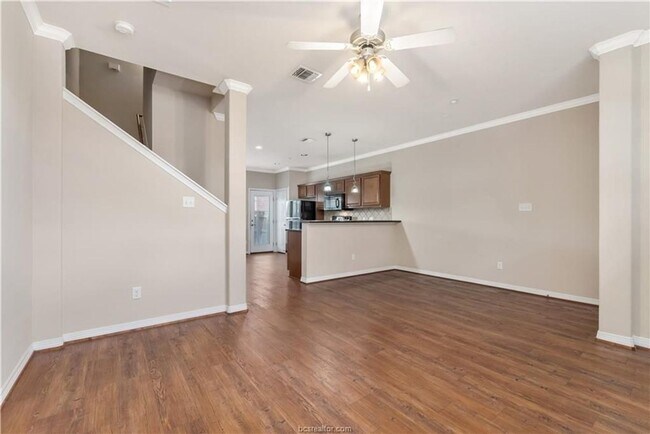 Building Photo - $500 Off 1st Month's Rent! August 2026 Pre-lease! Gorgeous 4 Bed, 4 Bath in Beautiful Lakeridge!