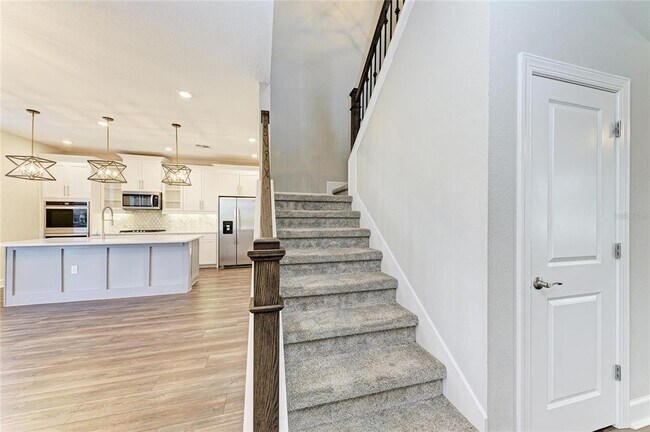 Building Photo - 13827 Green Hammock Pl