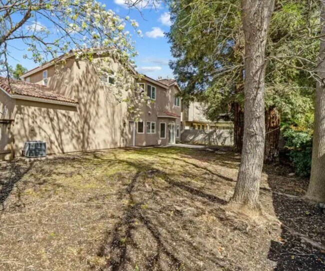 Building Photo - Single Family Home