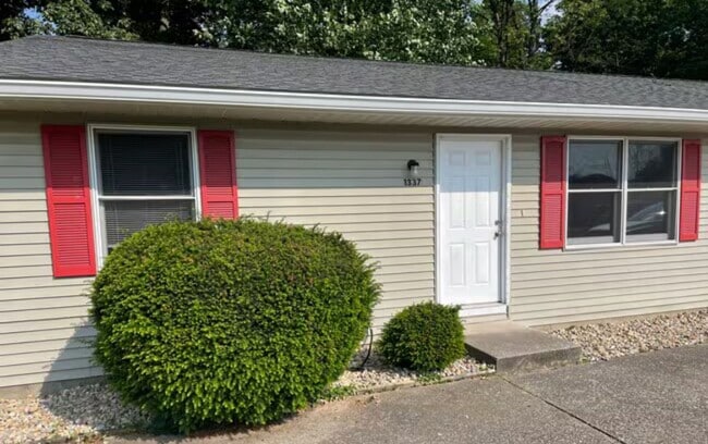 Primary Photo - 3 bedroom/ 2 bath