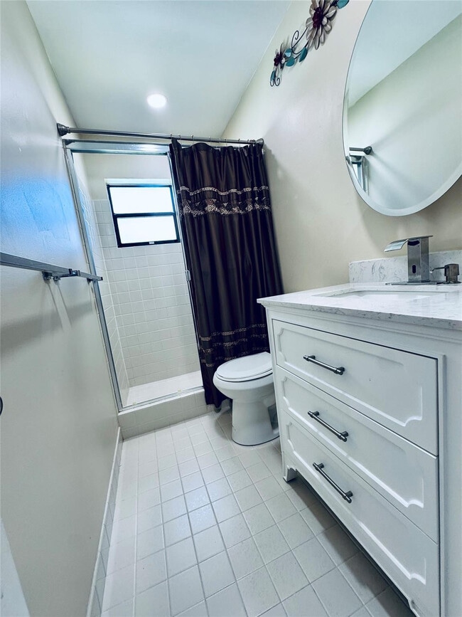 Building Photo - 9870 Pecan Tree Dr