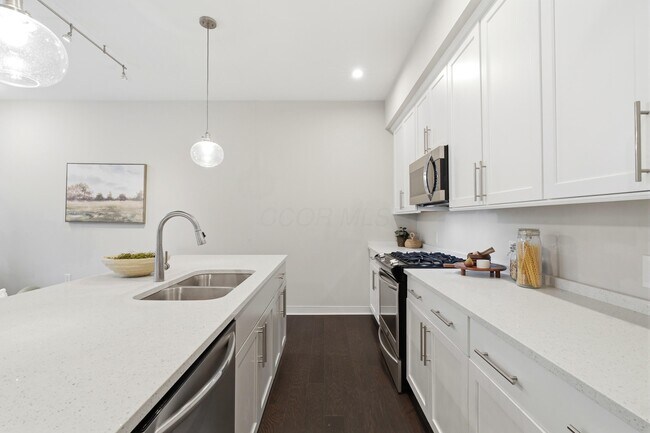 Building Photo - 84 Normandy Ave
