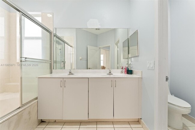 Building Photo - 2328 NE 37th Terrace