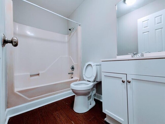 Building Photo - 4125 Sunset Ave