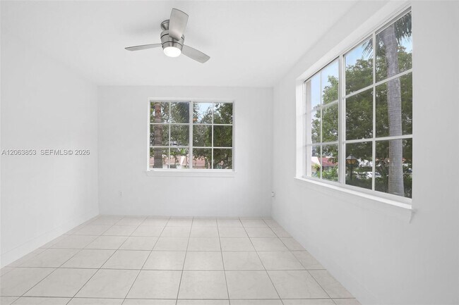 Building Photo - 6831 SW 44th St