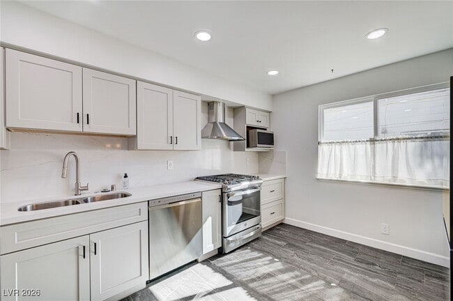 Building Photo - 4830 El Escorial Dr