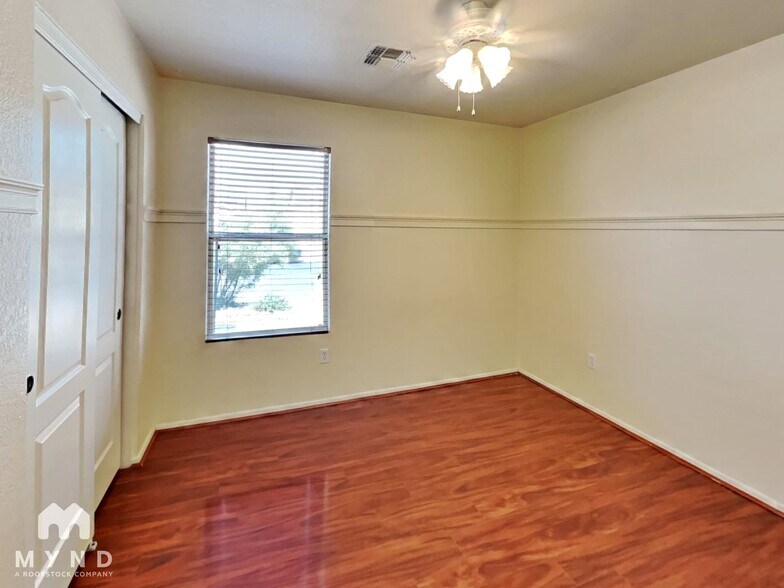 Building Photo - 10230 E Honey Mesquite Dr