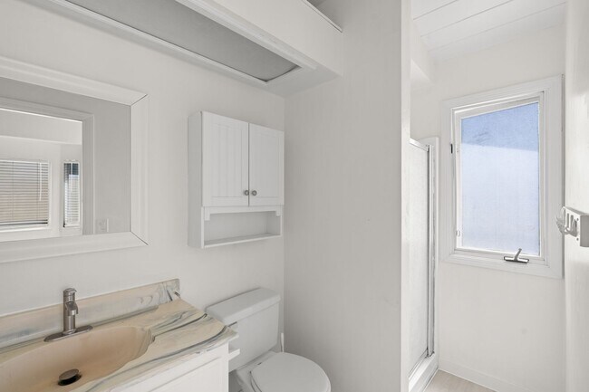 Building Photo - 289 Ramona Dr