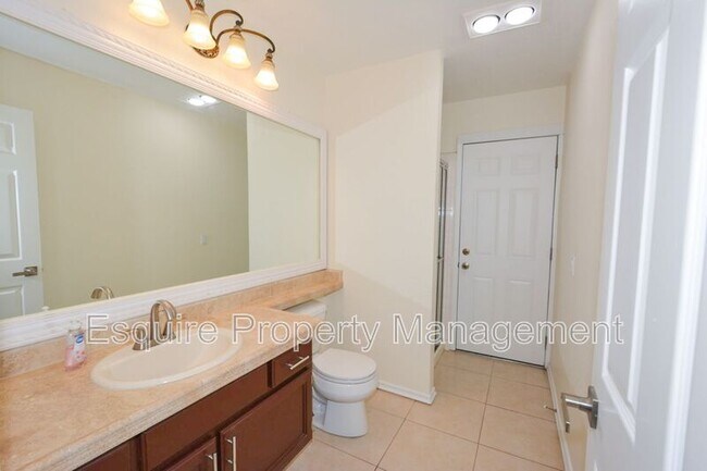 Building Photo - 1906 Kensington Ln