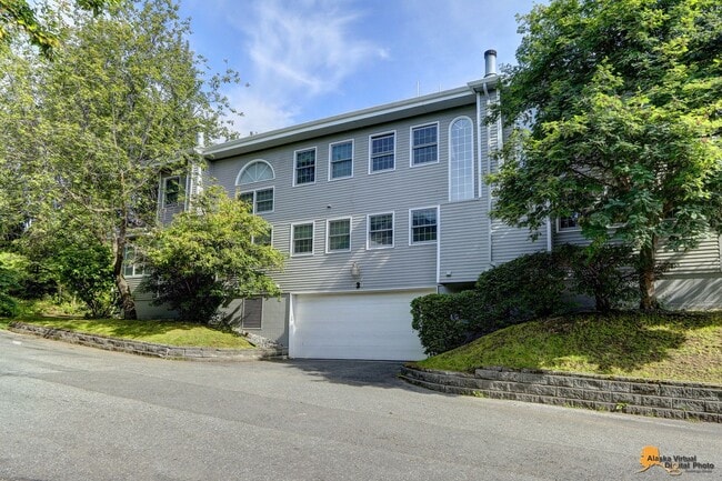 Building Photo - Spacious and bright condo located in a quiet area that boasts the perfect combination of style an...