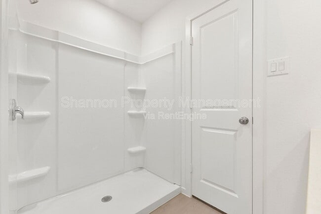 Building Photo - 253 Douglas Hls Dr