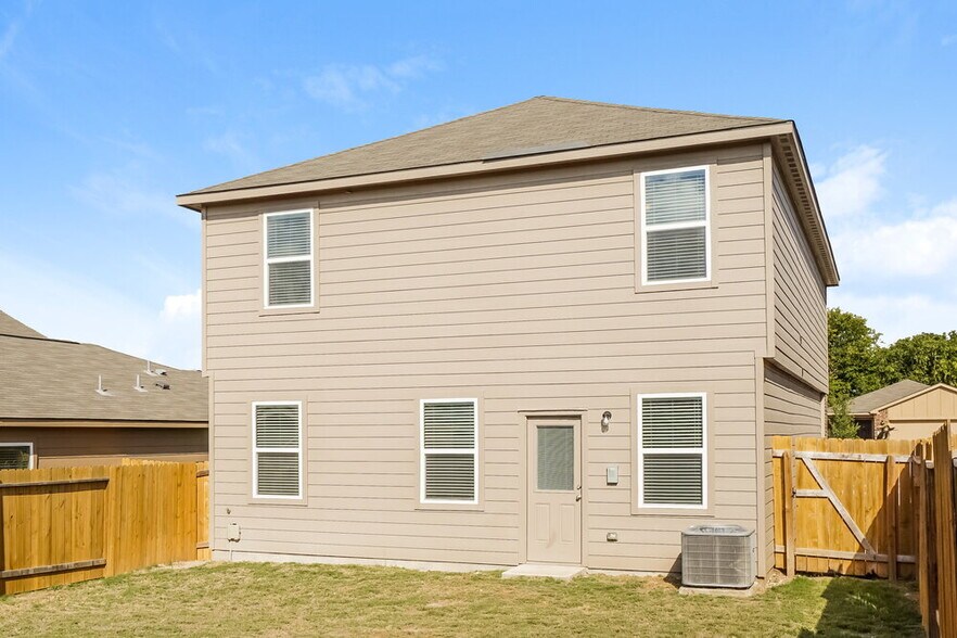 Building Photo - 3889 Northaven Trail