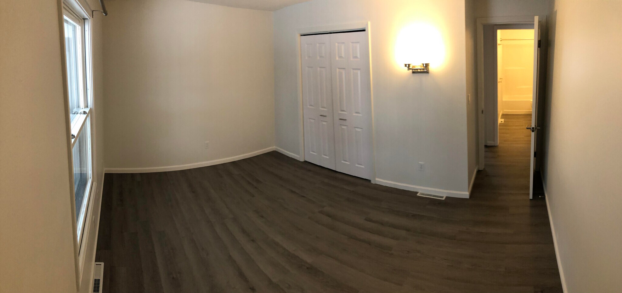 Building Photo - 806 Northlawn St NE