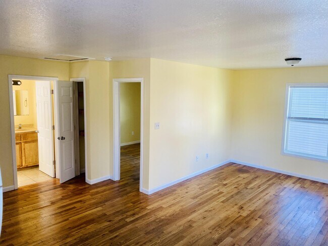 Building Photo - 424 Caribou Rd
