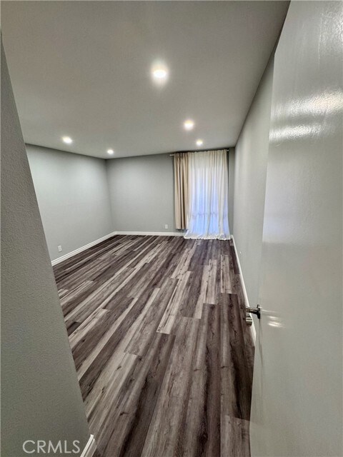 Building Photo - 1127 E Del Mar Blvd