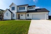 Building Photo - 2804 Lawrence Dr