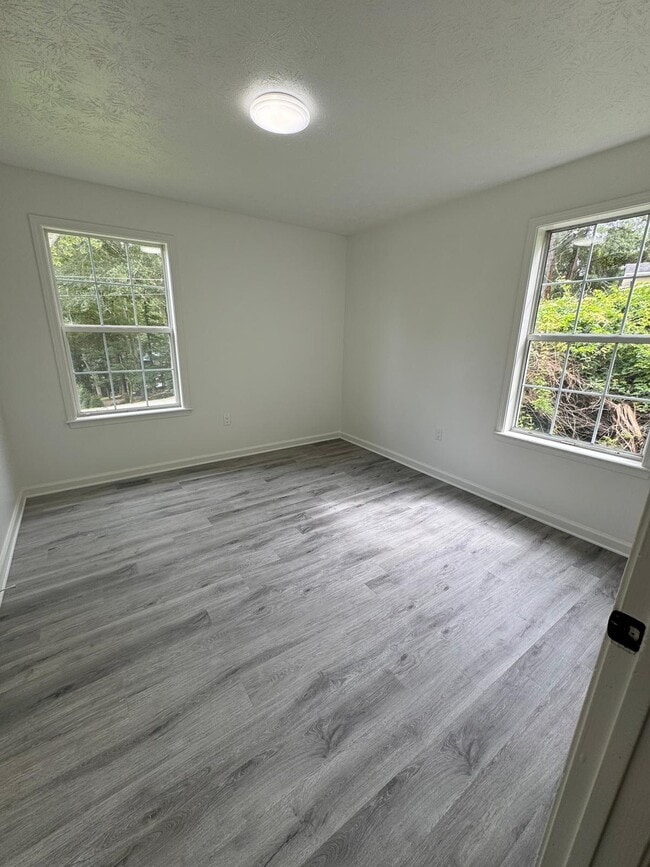 Building Photo - 3037 Summer Lake Dr