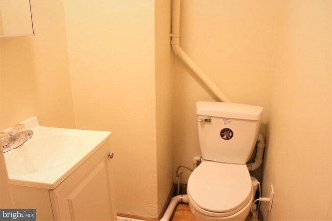 Building Photo - 411 W High St