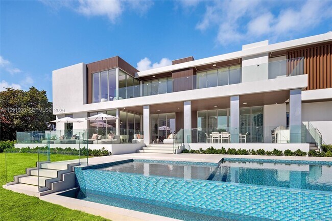 Building Photo - 503 Palm Dr