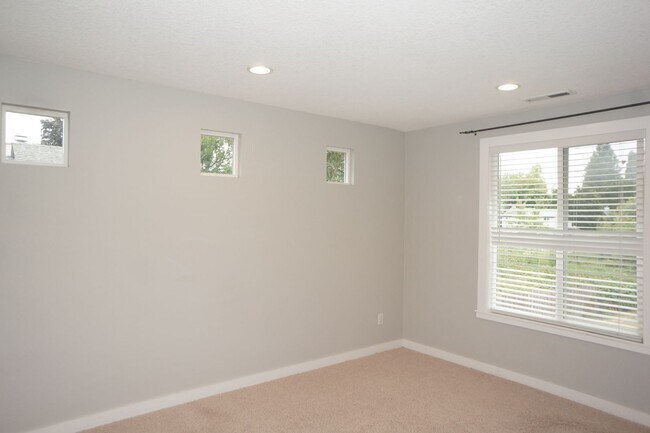 Building Photo - 10602 SW Windsor Pl