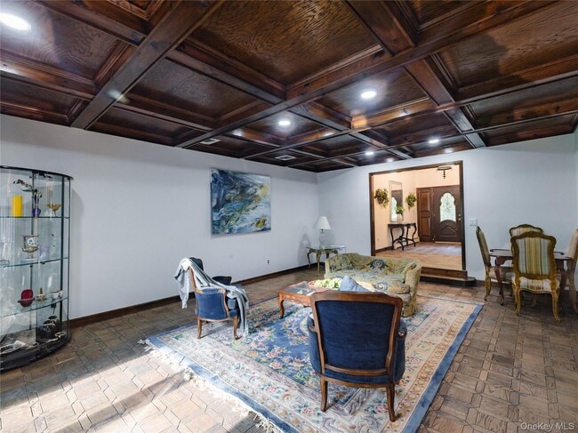 Building Photo - 11 Geralind Dr