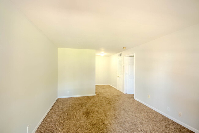 Building Photo - Amazing Location! View of Centennial Park!...
