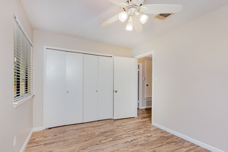 Building Photo - 2322 Klattenhoff Dr