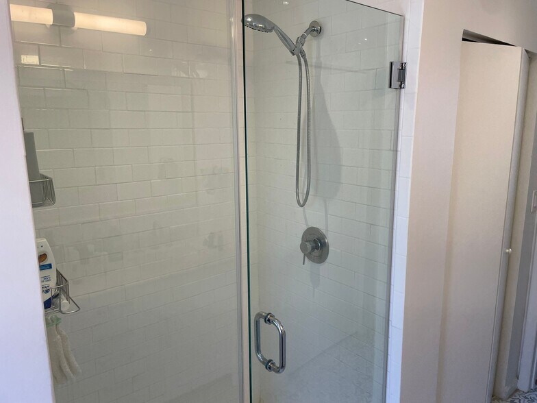 Building Photo - 1321 I St NE