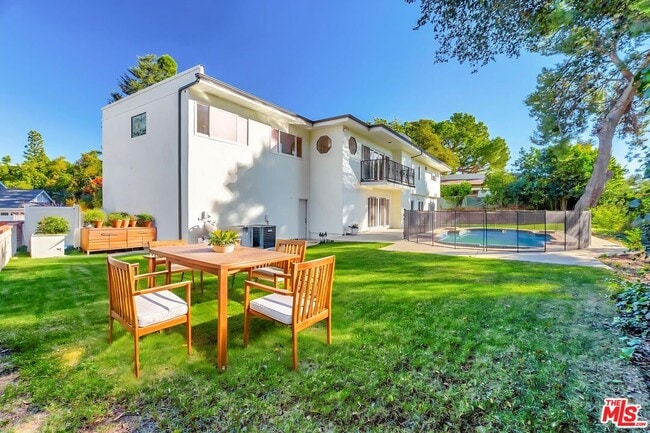 Building Photo - 16608 Park Ln Cir