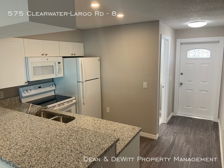 Building Photo - 1 Bed/1 Bath - Unit 8