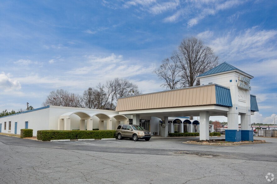 Primary Photo - Lodge Atlanta Apartments