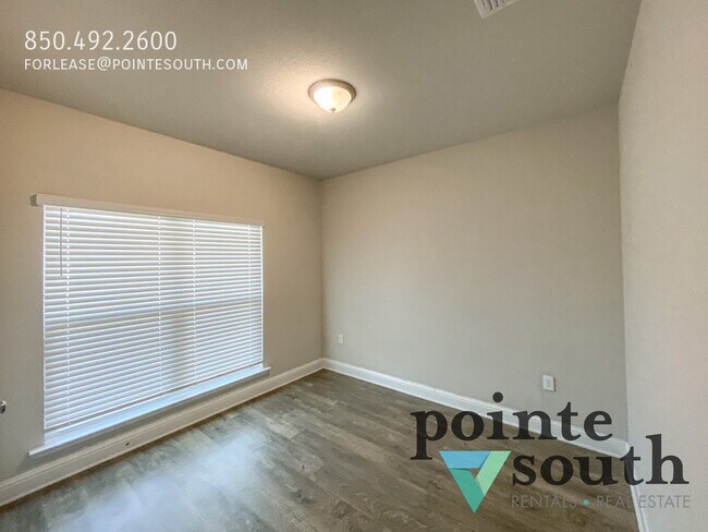 Building Photo - 435 Gemini St