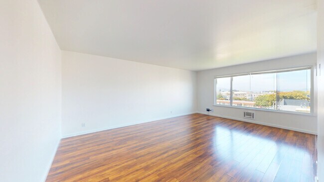 Building Photo - 2642 Greenwich St